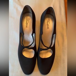 Women’s Dance Shoes
